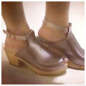 Sven Ankle Strap Peep Toe Swedish Clogs